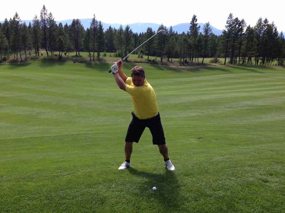 Kelly of CK Golf shows a proper swing, great wrist work!
